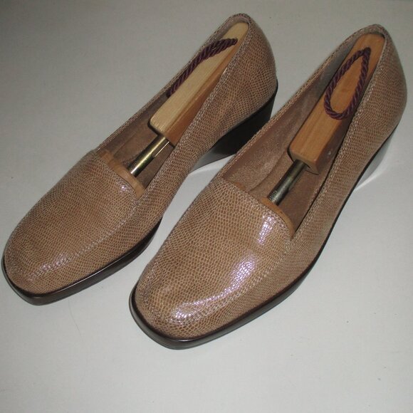 Aerosoles Final Exam Womens Tan Faux Snakeskin 1.5" Wedge Loafer - Size 7.5M - Picture 7 of 9